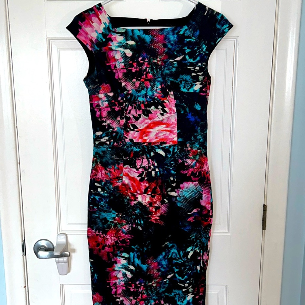 Us size 8 French connection cocktail dress form fitting